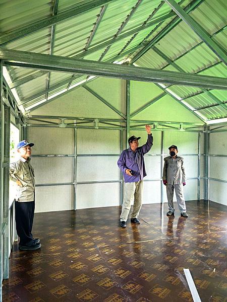 ឯកឧត្តមកិត្តិសង្គហបណ្ឌិត គន់ គីម បានដឹកនាំក្រុមការងារចុះពិនិត្យការសាងសង់ផ្ទះជូនបងប្អូនអតីតយុទ្ធជន - Image 6