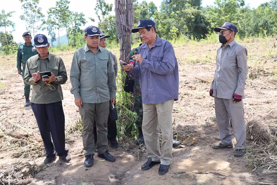 ឯកឧត្តមកិត្តិសង្គហបណ្ឌិត គន់ គីម បានដឹកនាំក្រុមការងារចុះពិនិត្យការសាងសង់ផ្ទះជូនបងប្អូនអតីតយុទ្ធជន - Image 9