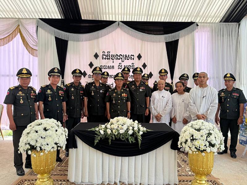 ឯកឧត្តម ឈៀ ស៊ីដារ៉ា អគ្គលេខាធិការរង ស.អ.ក អញ្ជើញគោរពវិញ្ញាណក្ខន្ធសពលោកប្រធានមន្ទីរសង្គមកិច្ចខេត្តកណ្តាល - Image 4