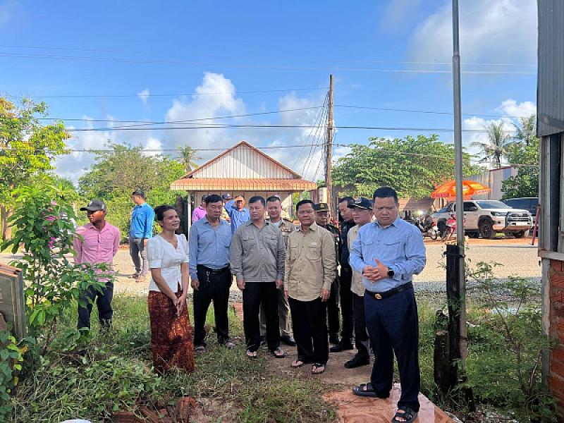 ឧត្តមសេនីយ៍ទោ ហួត សុធី ដឹកនាំក្រុមការងាររៀបចំពិធីសែនក្រុងពាលីសង់ផ្ទះជូនភរិយាកងទ័ពឈរជើងនៅប្រាសាទតាមាន់  - Image 2