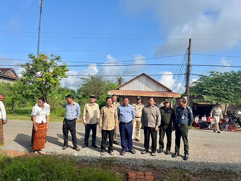 ឧត្តមសេនីយ៍ទោ ហួត សុធី ដឹកនាំក្រុមការងាររៀបចំពិធីសែនក្រុងពាលីសង់ផ្ទះជូនភរិយាកងទ័ពឈរជើងនៅប្រាសាទតាមាន់  - Image 3