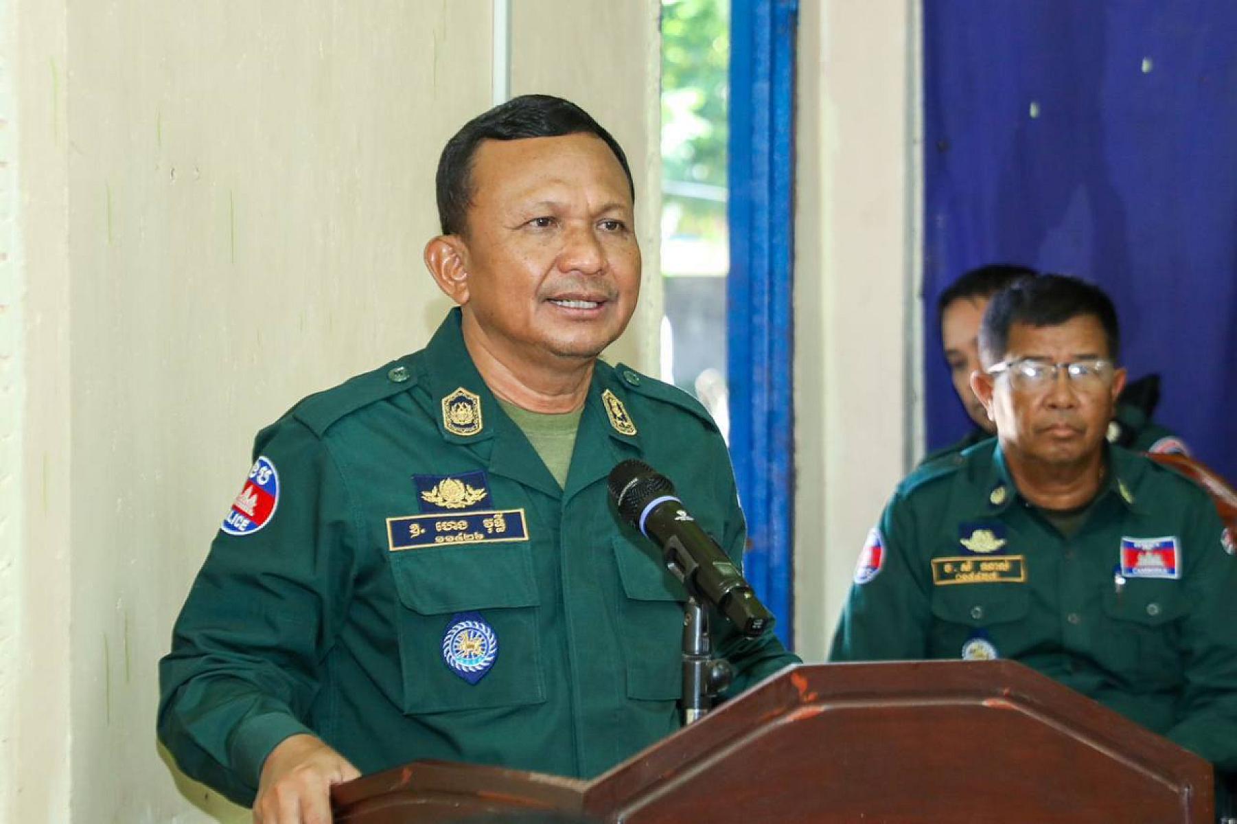 មន្រ្តីនគរបាលជាតិ និងនិវត្តន៍ជន ក្នុងខេត្តកំពង់ចាម ចំនួន ២៥នាក់ ទទួលបានអំណោយពីសម្ដេចធិបតី 