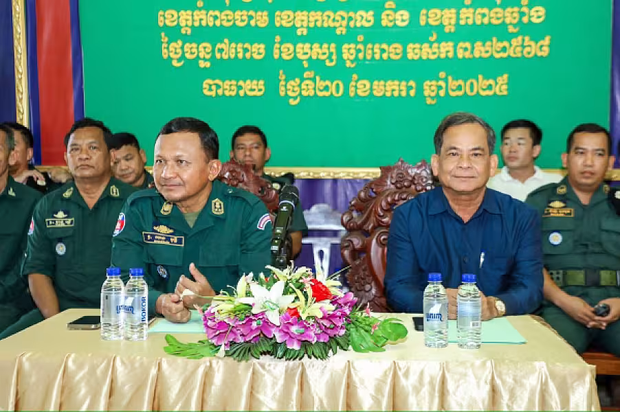 មន្រ្តីនគរបាលជាតិ និងនិវត្តន៍ជន ក្នុងខេត្តកំពង់ចាម ចំនួន ២៥នាក់ ទទួលបានអំណោយពីសម្ដេចធិបតី  - Image 2