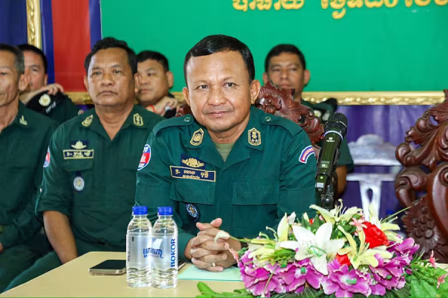 មន្រ្តីនគរបាលជាតិ និងនិវត្តន៍ជន ក្នុងខេត្តកំពង់ចាម ចំនួន ២៥នាក់ ទទួលបានអំណោយពីសម្ដេចធិបតី  - Image 3