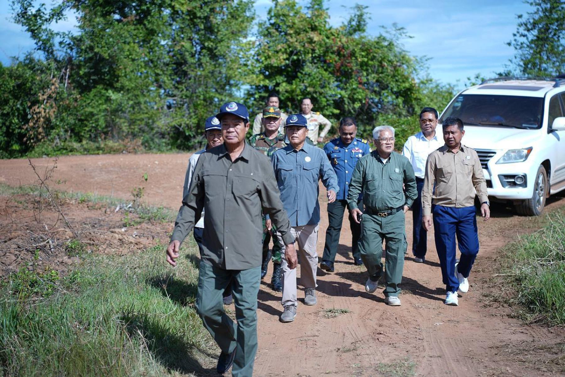 ឯកឧត្តម គន់ គីម អញ្ជើញជាអធិបតីក្នុងពិធីបញ្ចុះបឋមសិលាសាងសង់ផ្ទះជូនអតីតយុទ្ធជន ស្រុកគាស់ក្រឡ ខេត្តបាត់ដំបង