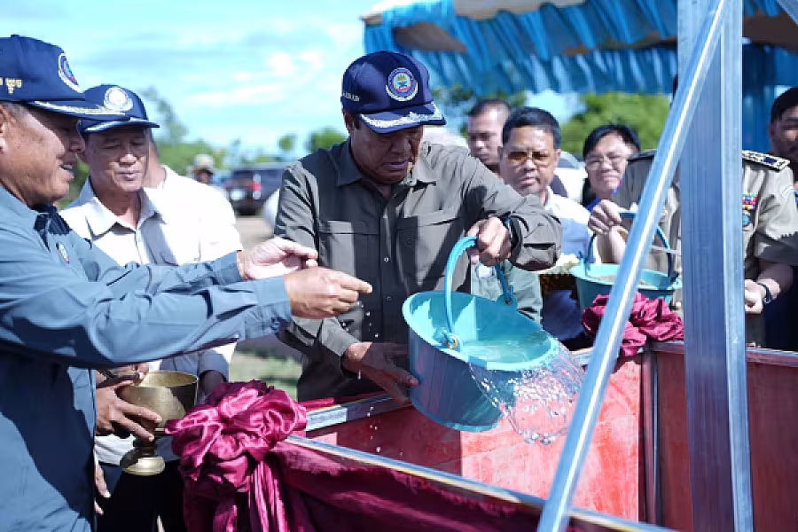 ឯកឧត្តម គន់ គីម អញ្ជើញជាអធិបតីក្នុងពិធីបញ្ចុះបឋមសិលាសាងសង់ផ្ទះជូនអតីតយុទ្ធជន ស្រុកគាស់ក្រឡ ខេត្តបាត់ដំបង - Image 4