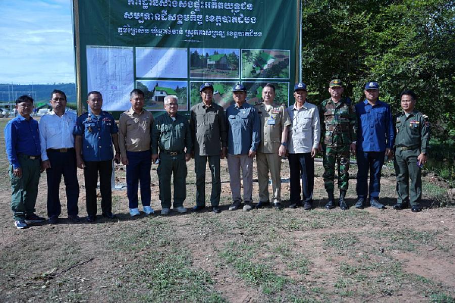 ឯកឧត្តម គន់ គីម អញ្ជើញជាអធិបតីក្នុងពិធីបញ្ចុះបឋមសិលាសាងសង់ផ្ទះជូនអតីតយុទ្ធជន ស្រុកគាស់ក្រឡ ខេត្តបាត់ដំបង - Image 8