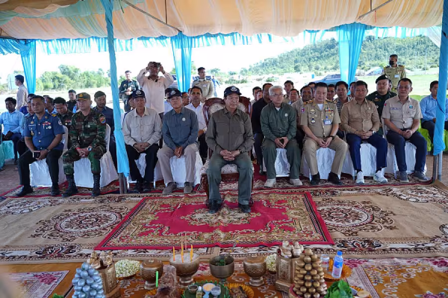 ឯកឧត្តម គន់ គីម អញ្ជើញជាអធិបតីក្នុងពិធីបញ្ចុះបឋមសិលាសាងសង់ផ្ទះជូនអតីតយុទ្ធជន ស្រុកគាស់ក្រឡ ខេត្តបាត់ដំបង - Image 9