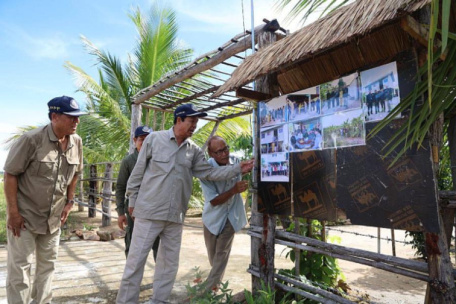 ឯកឧត្តមកិត្តិសង្គហបណ្ឌិត គន់ គីម ចុះពិនិត្យការរស់នៅ និងជីវភាពអតីតយុទ្ធជន នៅភូមិប៊ុនរ៉ានីសែនជ័យដំណាក់ទ្រយឹង - Image 4