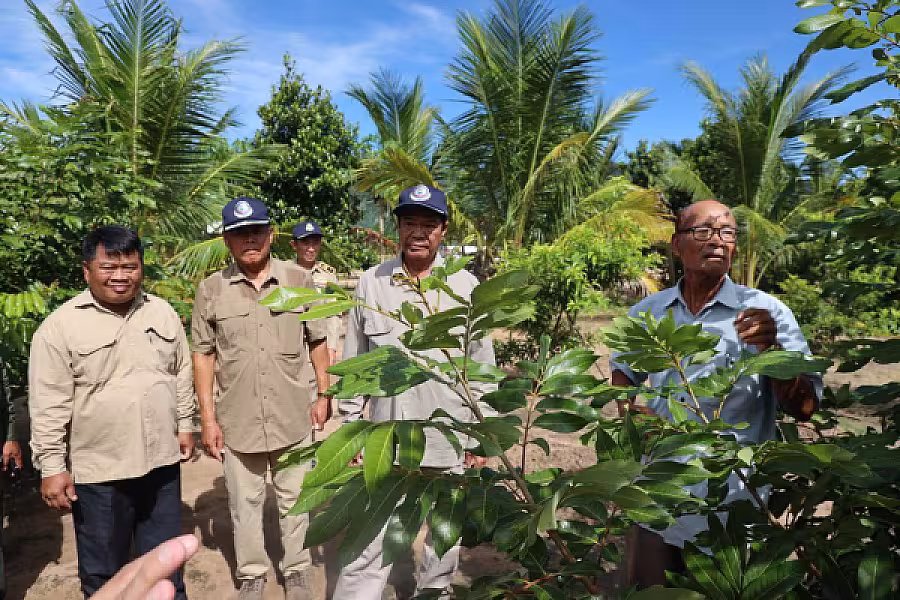 ឯកឧត្តមកិត្តិសង្គហបណ្ឌិត គន់ គីម ចុះពិនិត្យការរស់នៅ និងជីវភាពអតីតយុទ្ធជន នៅភូមិប៊ុនរ៉ានីសែនជ័យដំណាក់ទ្រយឹង - Image 6