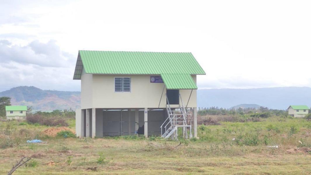 កម្លាំងប៉ុស្តិ៍នគរបាលដូនបាដឹកនាំក្រុមការងារចុះបោះពុងផ្លូវក្នុងភូមិអតីតយុទ្ធជនខេត្តបាត់ដំបង - Image 6