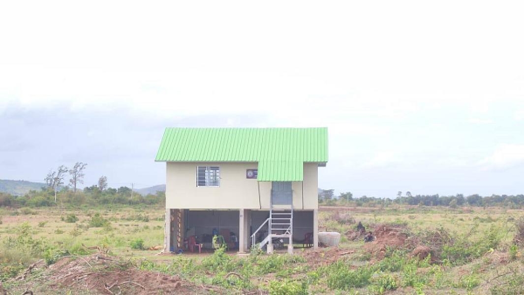 កម្លាំងប៉ុស្តិ៍នគរបាលដូនបាដឹកនាំក្រុមការងារចុះបោះពុងផ្លូវក្នុងភូមិអតីតយុទ្ធជនខេត្តបាត់ដំបង - Image 7