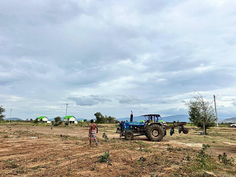 កម្លាំងប៉ុស្តិ៍នគរបាលដូនបាដឹកនាំក្រុមការងារចុះបោះពុងផ្លូវក្នុងភូមិអតីតយុទ្ធជនខេត្តបាត់ដំបង - Image 8