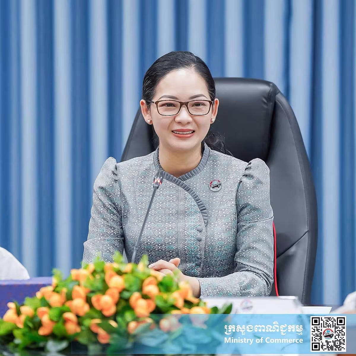 លោកជំទាវ ចម និមល រដ្ឋមន្រ្តីក្រសួងពាណិជ្ជកម្ម បានឧបត្ថម្ភថវិកា ១០ ០០០ ដុល្លារ ដើម្បីរៀបចំមហាសន្និបាតវិសាមញ្ញទូទាំងប្រទេស តំណាងសមាគមអតីតយុទ្ធជកម្ពុជា