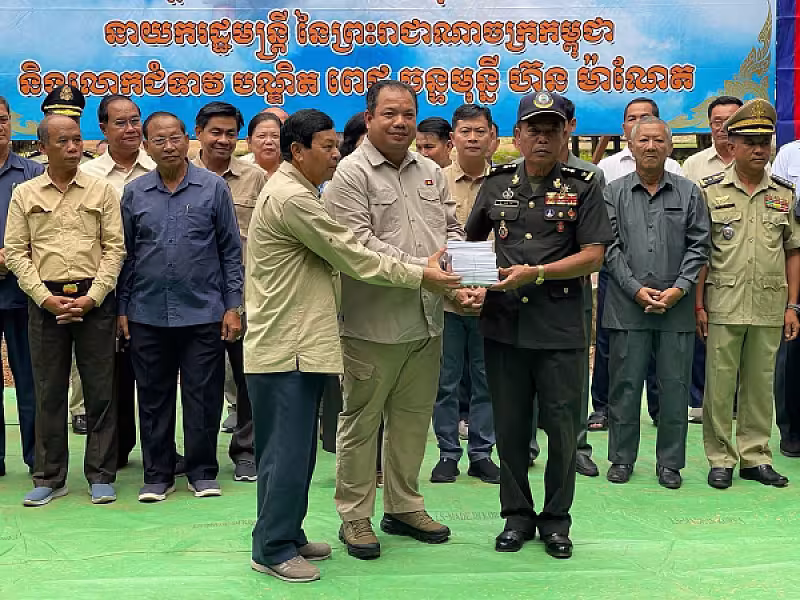 គ្រួសារអតីតយុទ្ធជន និវត្តជន និងគ្រួសារកងទ័ពចំនួន ២៩០គ្រួសារ ទទួលអំណោយដ៏ថ្លៃថ្លារបស់សម្ដេចធិបតី  - Image 4