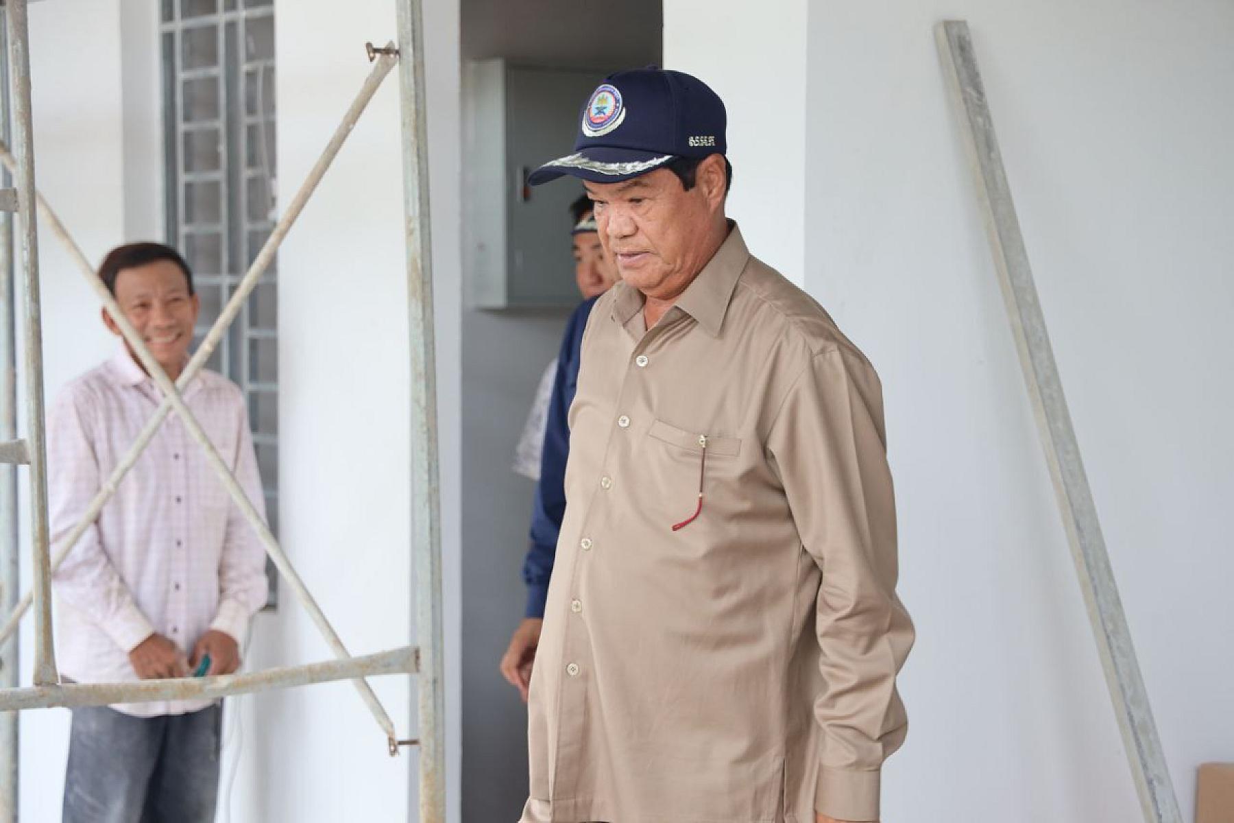 ឯកឧត្តមកិត្តិសង្គហបណ្ឌិត គន់ គីម បានអញ្ជើញត្រួតពិនិត្យក្រុមការងារសាងសង់ទីស្នាក់សមាគមអតីតយុទ្ធជនកម្ពុជាខេត្តពោធិ៍សាត់ ស្ថិតក្នុងក្រុងពោធិ៍សាត់