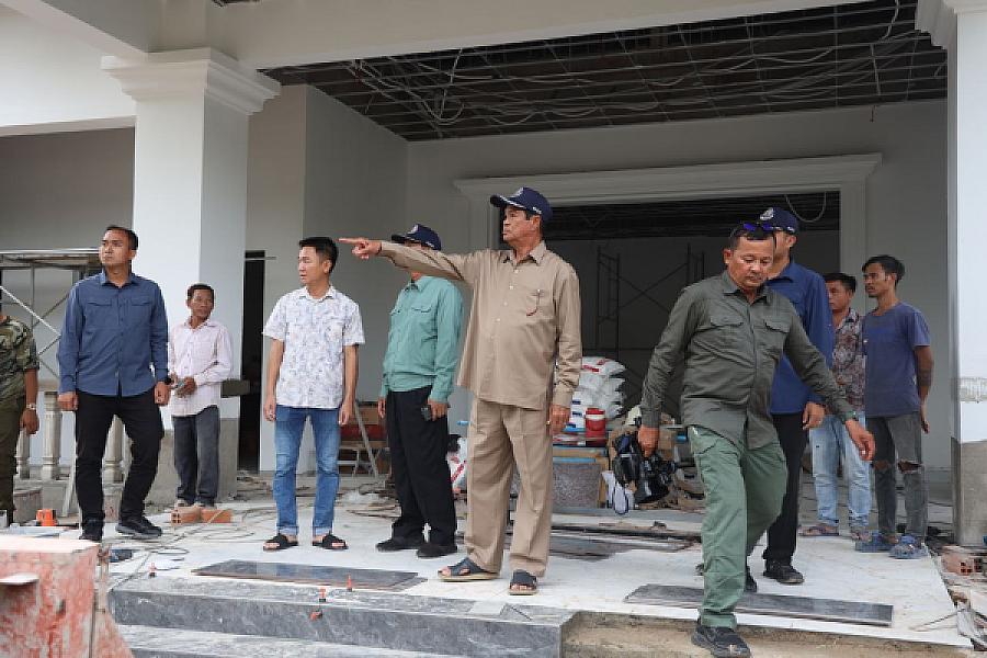 ឯកឧត្តមកិត្តិសង្គហបណ្ឌិត គន់ គីម បានអញ្ជើញត្រួតពិនិត្យក្រុមការងារសាងសង់ទីស្នាក់សមាគមអតីតយុទ្ធជនកម្ពុជាខេត្តពោធិ៍សាត់ ស្ថិតក្នុងក្រុងពោធិ៍សាត់ - Image 4