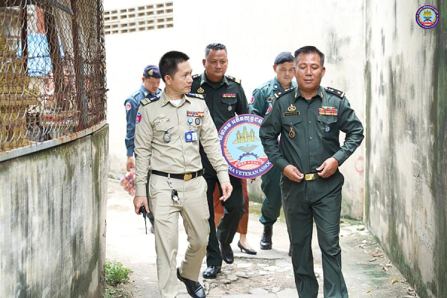 ស.អ.ក ខេត្តកណ្តាល ចុះជួបសំណេះសំណាល និងជូនអំណោយបងប្អូនអតីតយុទ្ធជនចំនួន ០៣គ្រួសារ - Image 2