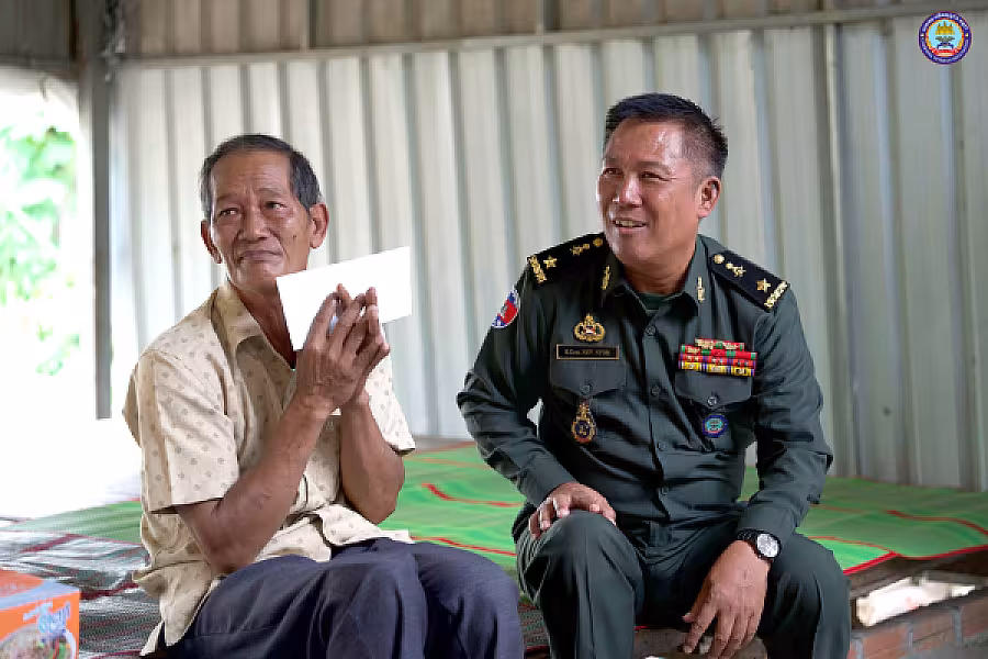 ស.អ.ក ខេត្តកណ្តាល ចុះជួបសំណេះសំណាល និងជូនអំណោយបងប្អូនអតីតយុទ្ធជនចំនួន ០៣គ្រួសារ - Image 6