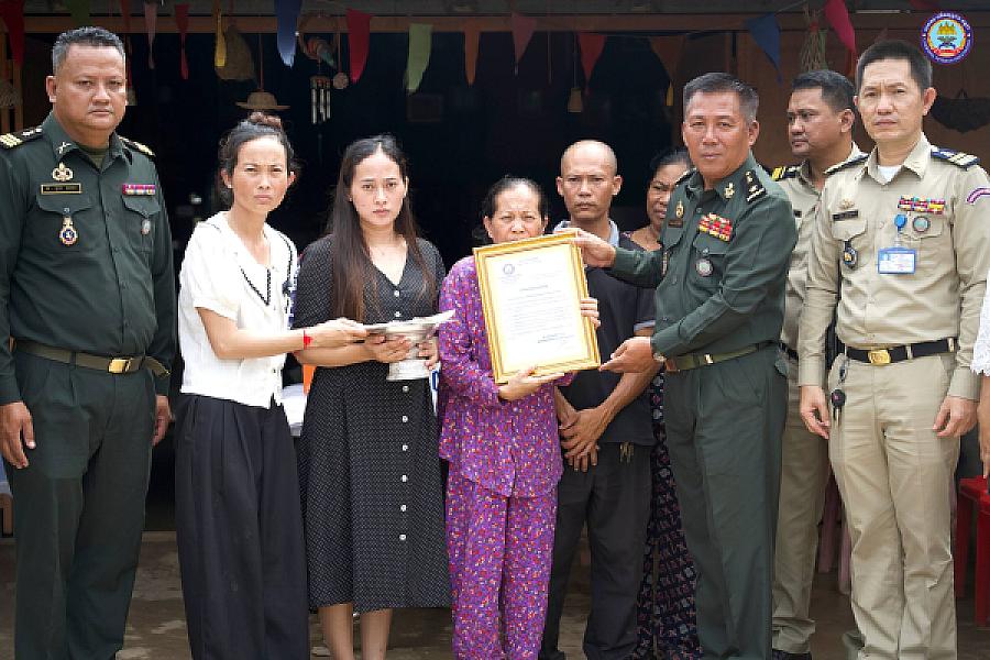 ស.អ.ក ខេត្តកណ្តាល ចុះជួបសំណេះសំណាល និងជូនអំណោយបងប្អូនអតីតយុទ្ធជនចំនួន ០៣គ្រួសារ - Image 10