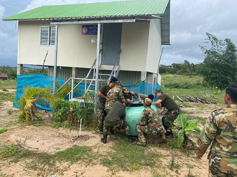 ស.អ.ក ខេត្តព្រះសីហនុ នាំយកពាង និងដើមចេក ចែកជូនបងប្អូនអតីតយុទ្ធជនសម្រាប់ប្រើប្រាស់ និងបង្កបង្កើនផល - Image 8