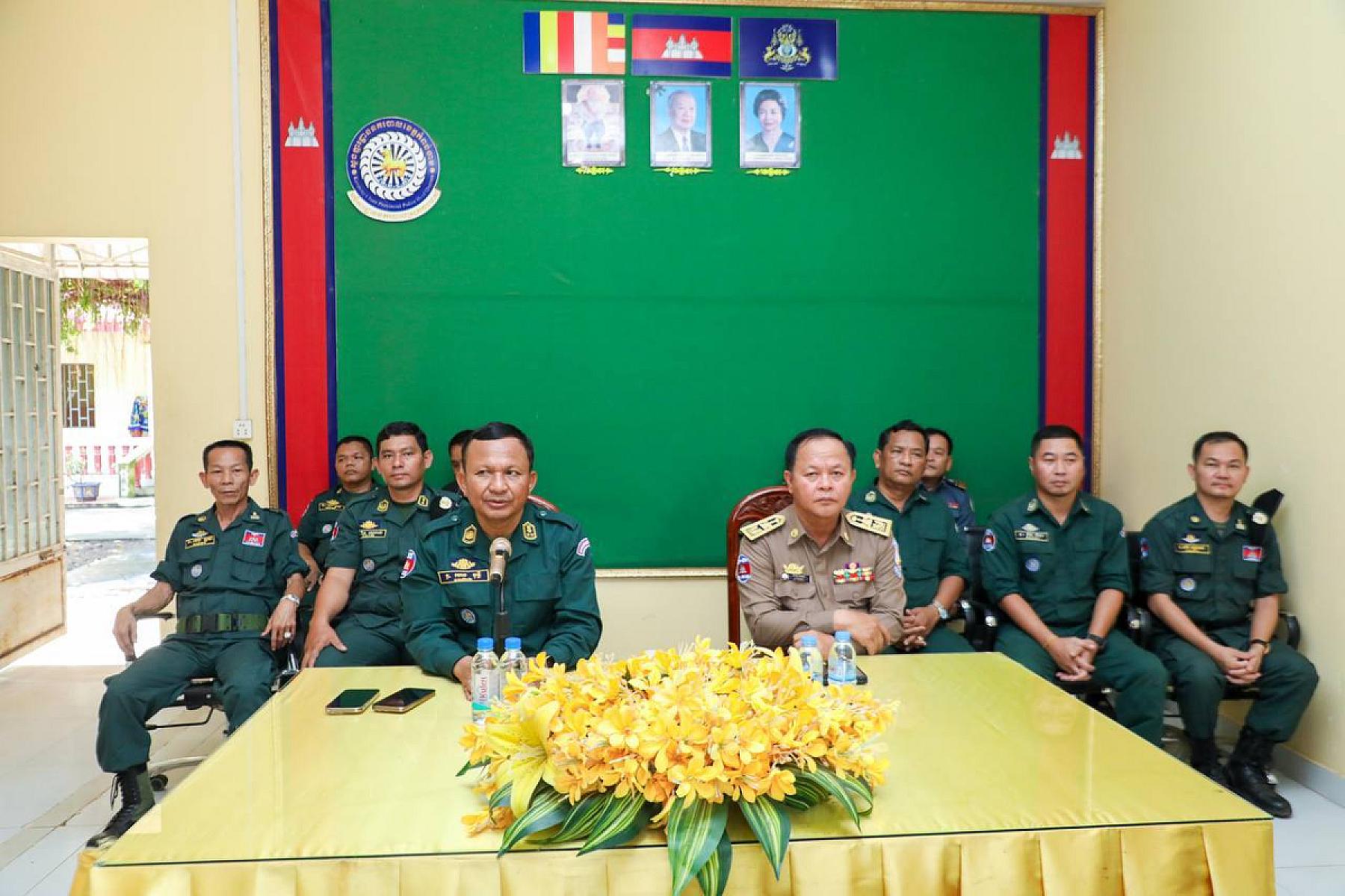 មន្រ្តីនគរបាលជាតិ និងនិវត្តន៍ជន ក្នុងខេត្តកំពង់ចាម ទទួលបានអំណោយដ៏ថ្លៃថ្លារបស់សម្ដេចធិបតី