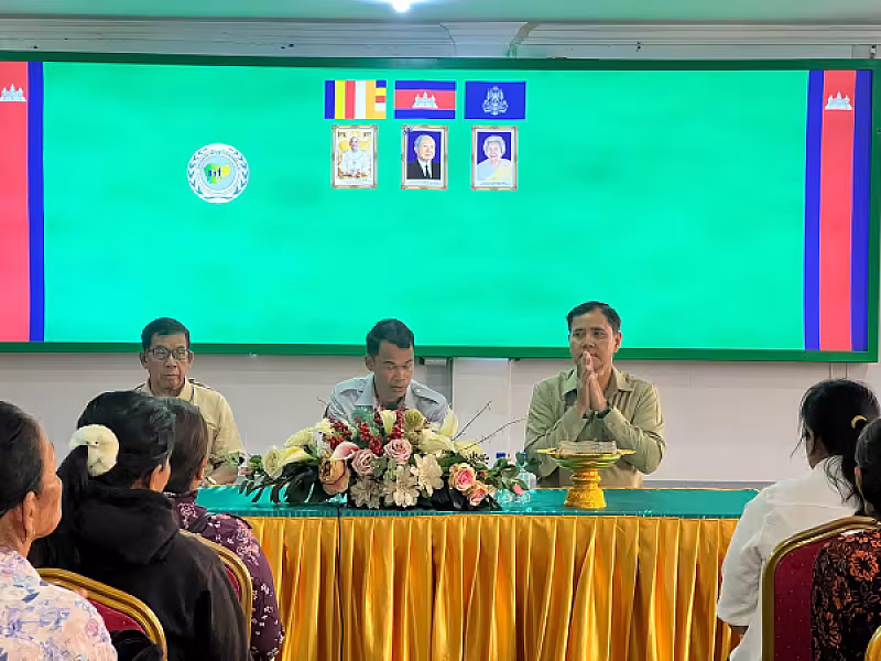 គ្រួសារសពអតីតយុទ្ធជន ២២គ្រួសារនៅភ្នំពេញទទួលប្រាក់ធានារ៉ាប់រងសង្គម និងប្រាក់ឧបត្ថម្ភមួយលើកដំបូង