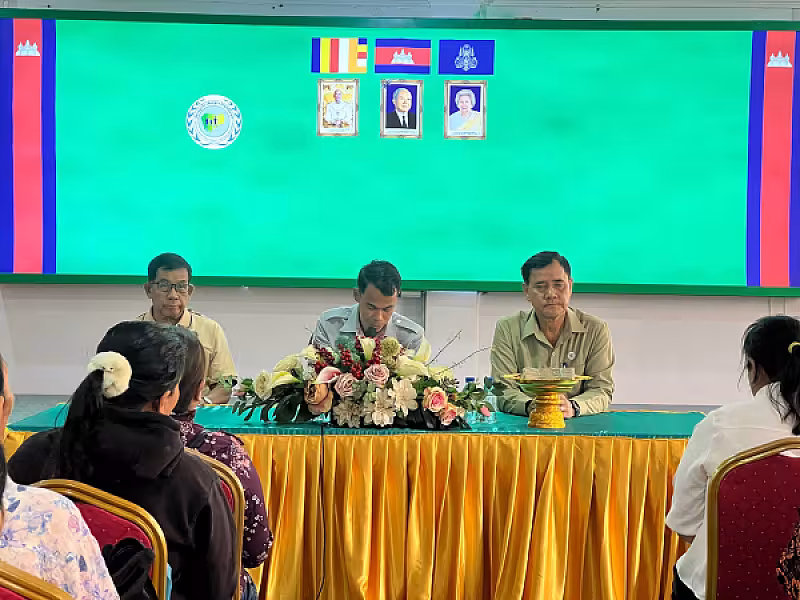 គ្រួសារសពអតីតយុទ្ធជន ២២គ្រួសារនៅភ្នំពេញទទួលប្រាក់ធានារ៉ាប់រងសង្គម និងប្រាក់ឧបត្ថម្ភមួយលើកដំបូង - Image 2