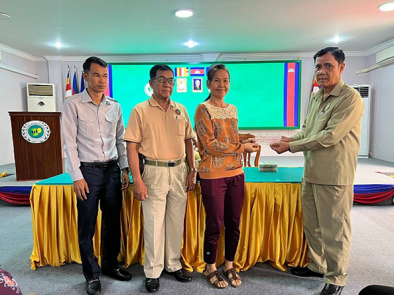 គ្រួសារសពអតីតយុទ្ធជន ២២គ្រួសារនៅភ្នំពេញទទួលប្រាក់ធានារ៉ាប់រងសង្គម និងប្រាក់ឧបត្ថម្ភមួយលើកដំបូង - Image 7