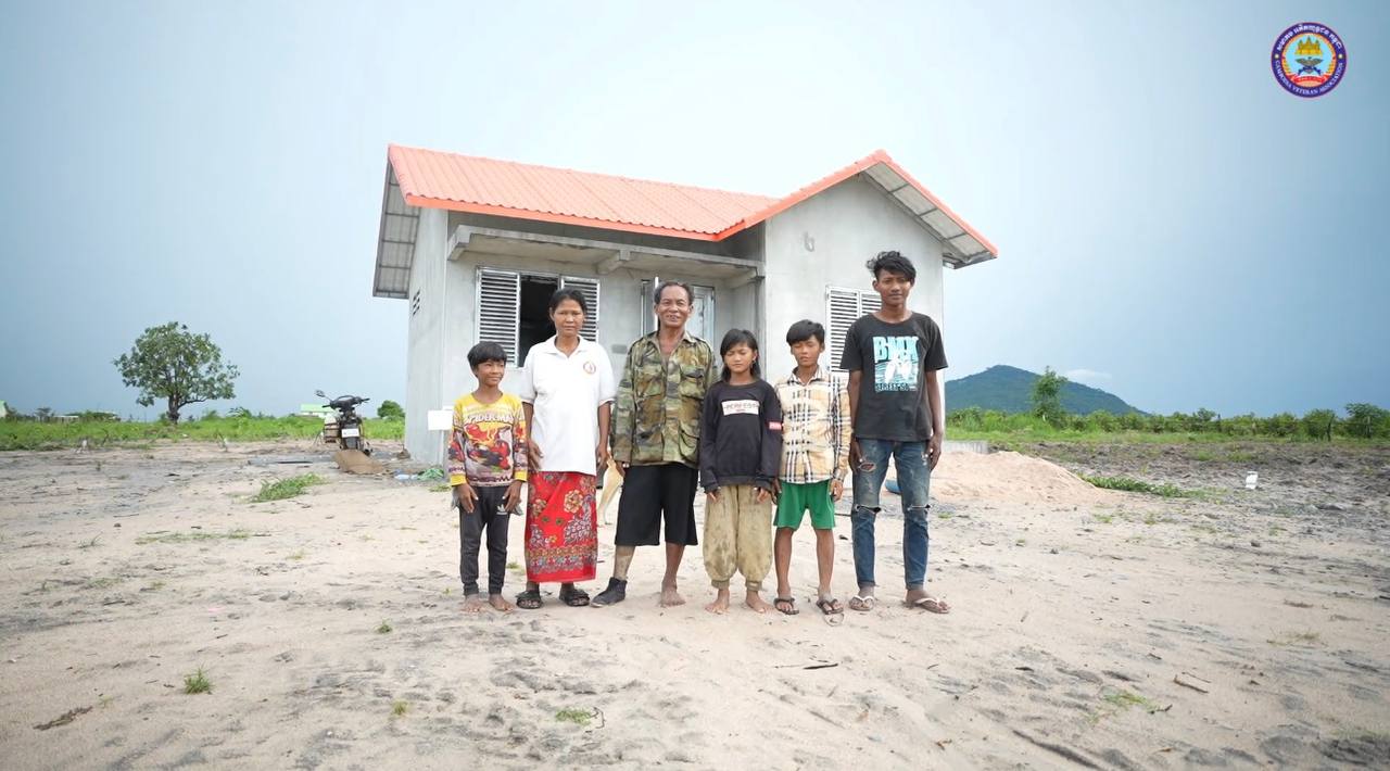 អតីតយុទ្ធជនពិការ អិន ពៅ ទទួលបានជម្រកថ្មី ដីថ្មី ជីវិតថ្មី តាមរយៈសមាគមអតីតយុទ្ធជនកម្ពុជា