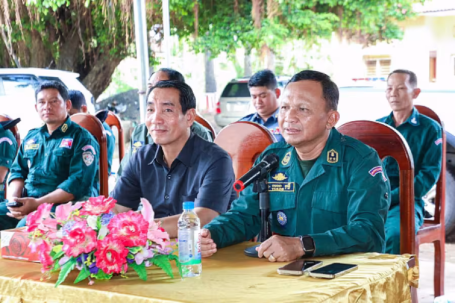 មន្រ្តីនគរបាលជាតិ និងនិវត្តន៍ជន ក្នុងខេត្តកំពង់ចាមចំនួន ១៣នាក់ ទទួលបានអំណោយពីសម្ដេចធិបតី  - Image 3