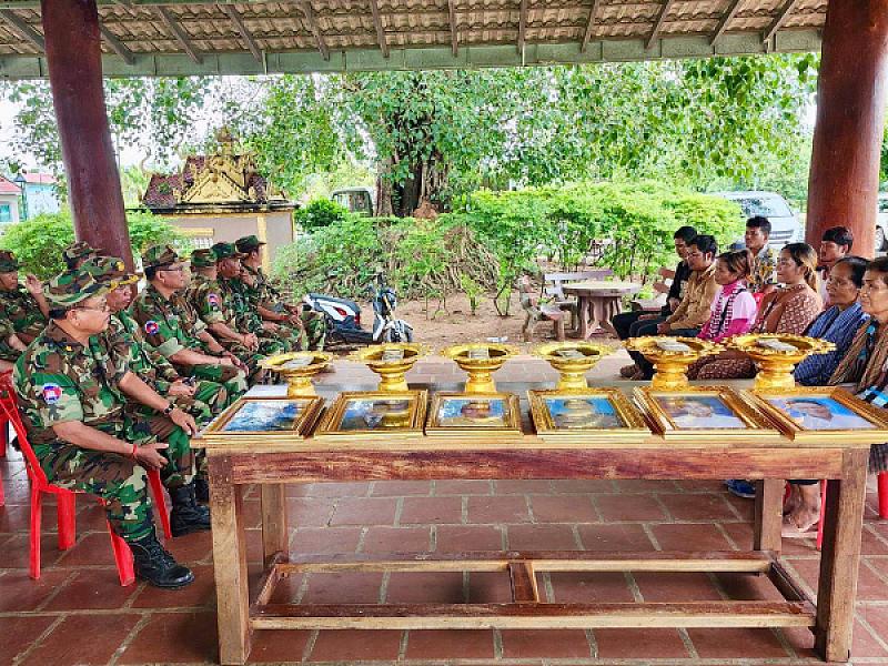 ស.អ.ក ខេត្តព្រះវិហារ  នាំយកថវិកាបេឡាមរណសង្គ្រោះជូនគ្រួសារសពអតីតយុទ្ធជន ចំនួន ០៦គ្រួសារ  - Image 4