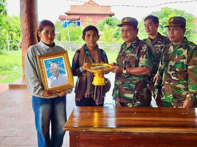 ស.អ.ក ខេត្តព្រះវិហារ  នាំយកថវិកាបេឡាមរណសង្គ្រោះជូនគ្រួសារសពអតីតយុទ្ធជន ចំនួន ០៦គ្រួសារ  - Image 8