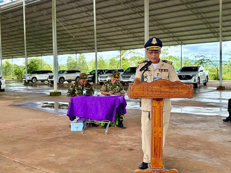 ស.អ.ក ខេត្តកោះកុង ដឹកនាំក្រុមការងារចុះសួរសុខទុក្ខ និងជូនថវិកាបងប្អូនអតីតយុទ្ធជនចំនួន ២០នាក់ នារដូវបុណ្យភ្ជុំបិណ្ឌ - Image 2