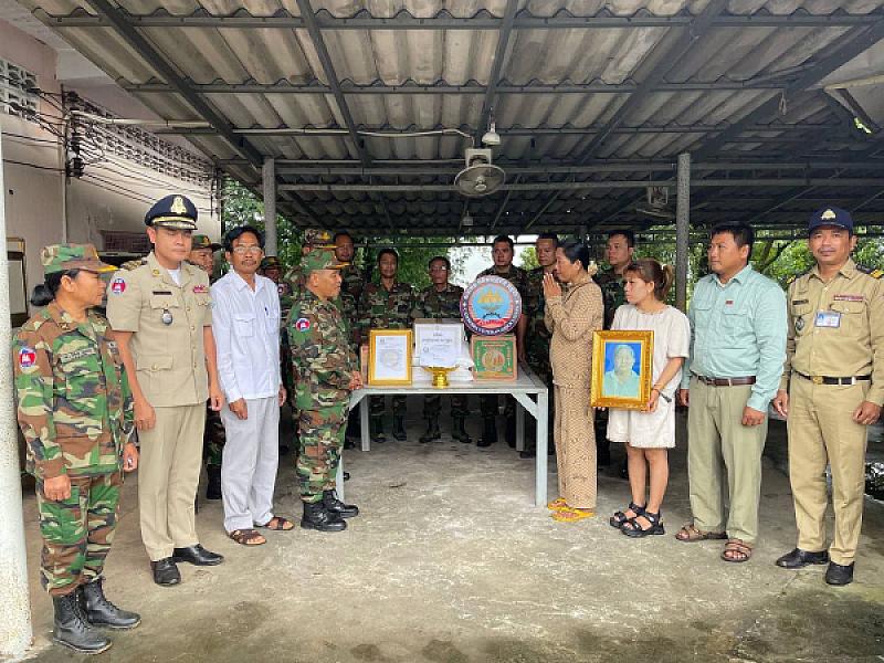 ស.អ.ក ខេត្តកោះកុង នាំយកថវិកាបេឡាមរណសង្គ្រោះជូនគ្រួសារសពសមាជិកអតីតយុទ្ធជនមួយគ្រួសារ - Image 2