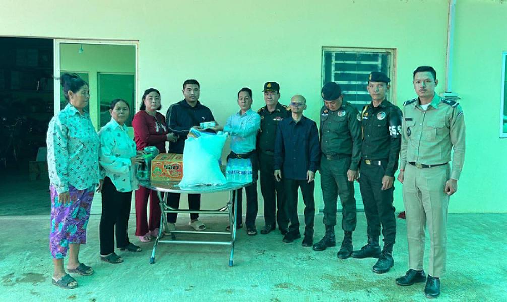 ស.អ.ក ក្រុងសំពៅពូន នាំយកថវិកាបេឡាមរណសង្គ្រោះជូនគ្រួសារសពសមាជិក ស.អ.កមួយគ្រួសារ  - Image 2