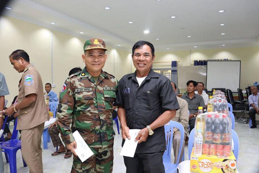 អតីតយុទ្ធជនខ្វះខាតក្នុងខេត្តកោះកុងចំនួន២០នាក់ទទួលបានអំណោយដ៏ថ្លៃថ្លារបស់សម្តេចធិបតី - Image 5