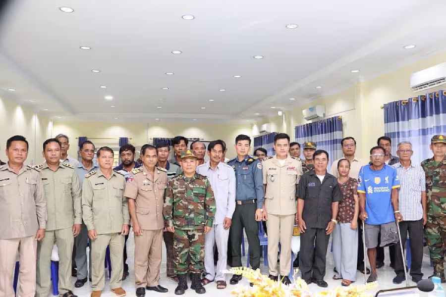 អតីតយុទ្ធជនខ្វះខាតក្នុងខេត្តកោះកុងចំនួន២០នាក់ទទួលបានអំណោយដ៏ថ្លៃថ្លារបស់សម្តេចធិបតី - Image 7