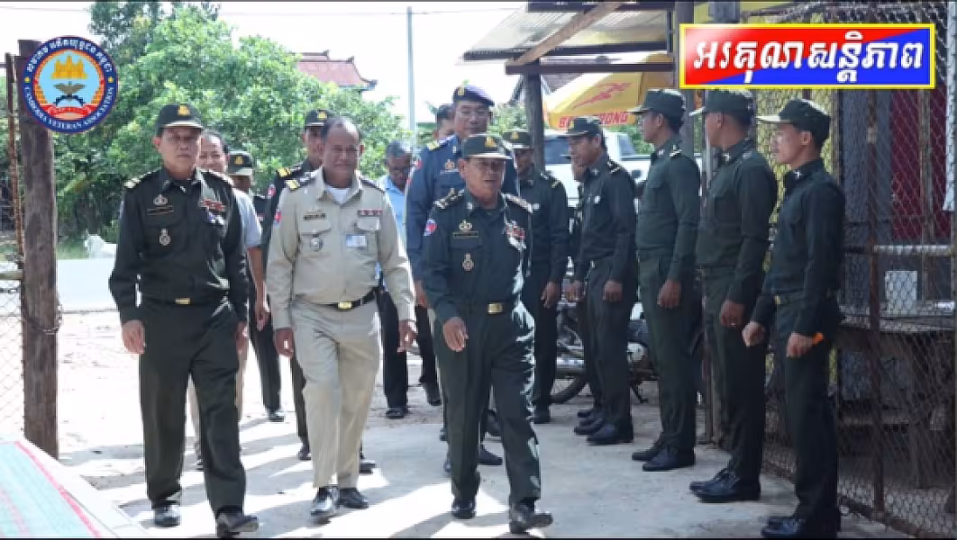 ស.អ.ក. ខេត្តកំពង់ធំប្រគល់ថវិកាបេឡាមរណសង្គ្រោះ និងអំណោយមនុស្សធម៌របស់សម្ដេចធិបតីជូនគ្រួសារសពអតីតយុទ្ធជនពិការនៅស្រុកកំពង់ស្វាយ