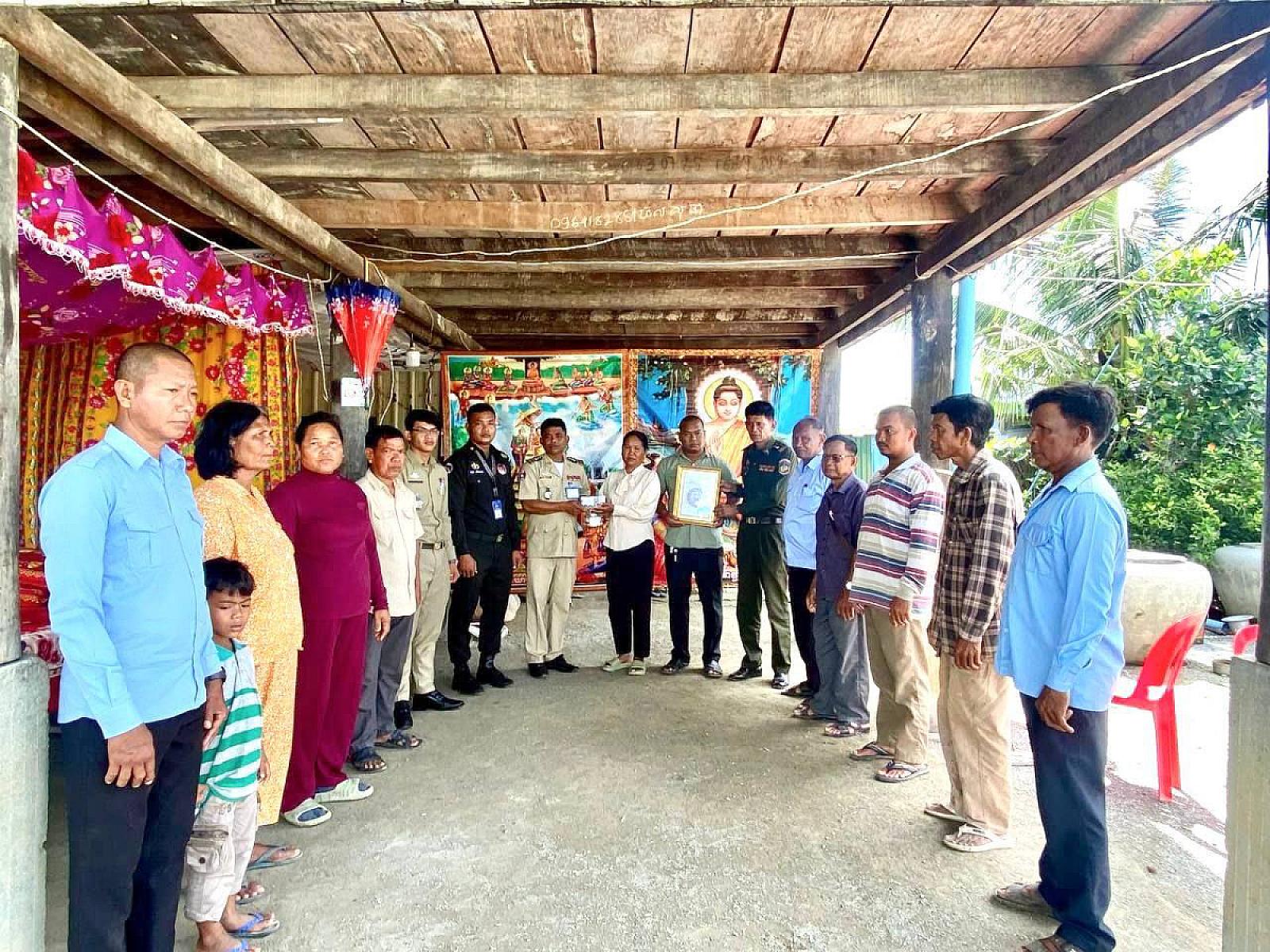 ស.អ.ក ខេត្តកំពង់ស្ពឺ នាំយកថវិកាបេឡាមរណសង្រ្គោះជូនគ្រួសារពលីចំនួនមួយគ្រួសារ