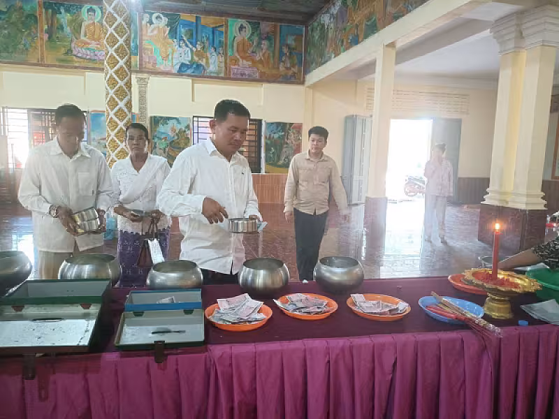 ស.អ.ក ខេត្តព្រះសីហនុ នាំយកថវិកាបេឡាមរណសង្គ្រោះជូនគ្រួសារសពអតីតយុទ្ធជន២ គ្រួសារ - Image 3