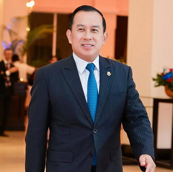 ឯកឧត្តម ហួត ហាក់ រដ្ឋមន្រ្តីក្រសួងទេសចរណ៍ ចូលរួមឧបត្ថម្ភថវិកា ២០លានរៀល ដើម្បីរៀបចំមហាសន្និបាតវិសាមញ្ញទូទាំងប្រទេស តំណាងសមាគមអតីតយុទ្ធជកម្ពុជា