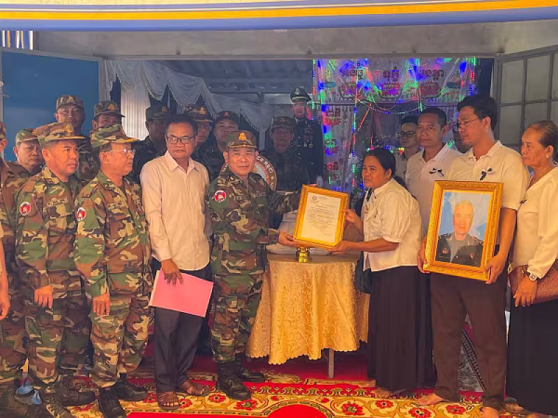 ស.អ.ក ខេត្តកោះកុង នាំយកថវិកាបេឡាមរណសង្គ្រោះជូនគ្រួសារសពអតីតយុទ្ធជនមួយគ្រួសារ - Image 2