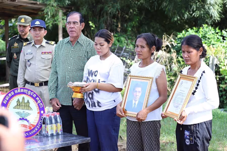 ស.អ.ក ខេត្តកណ្តាល នាំយកថវិកាបេឡាមរណសង្គ្រោះជូនដល់គ្រួសារសពអតីតយុទ្ធជនមួយគ្រួសារ