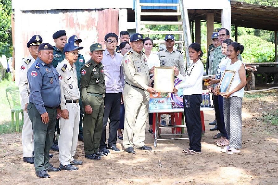 ស.អ.ក ខេត្តកណ្តាល នាំយកថវិកាបេឡាមរណសង្គ្រោះជូនដល់គ្រួសារសពអតីតយុទ្ធជនមួយគ្រួសារ - Image 3