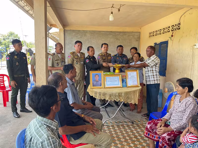 ស.អ.ក ខេត្តតាកែវ នាំយកថវិកាបេឡាមរណសង្រ្គោះជូនគ្រួសារសពអតីតយុទ្ធជនចំនួន ៦គ្រួសារ  - Image 3