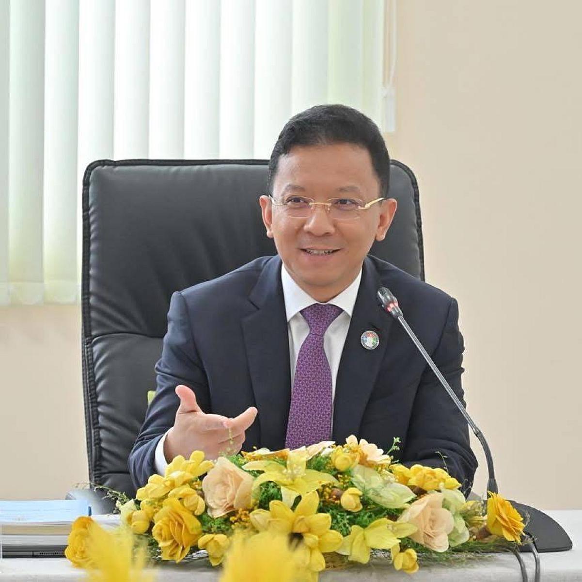 ឯកឧត្តម ហែម វណ្ណឌី រដ្ឋមន្រ្តីក្រសួងឧស្សាហកម្ម បច្ចេកវិទ្យា និងនវានុវត្តន៍ ចូលរួមឧបត្ថម្ភថវិកា ១០ ០០០ដុល្លារ ដើម្បីរៀបចំមហាសន្និបាតវិសាមញ្ញទូទាំងប្រទេស តំណាងសមាគមអតីតយុទ្ធជកម្ពុជា