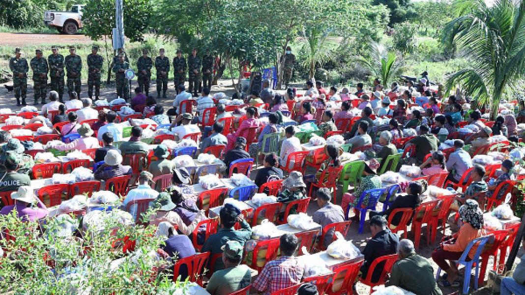 គ្រួសារអតីតយុទ្ធជនក្នុងខេត្តកំពង់ធំ ចំនួន ២០៦គ្រួសារ ទទួលបានអំណោយដ៏ថ្លៃថ្លាពីសម្ដេចទាំងទ្វេ - Image 8