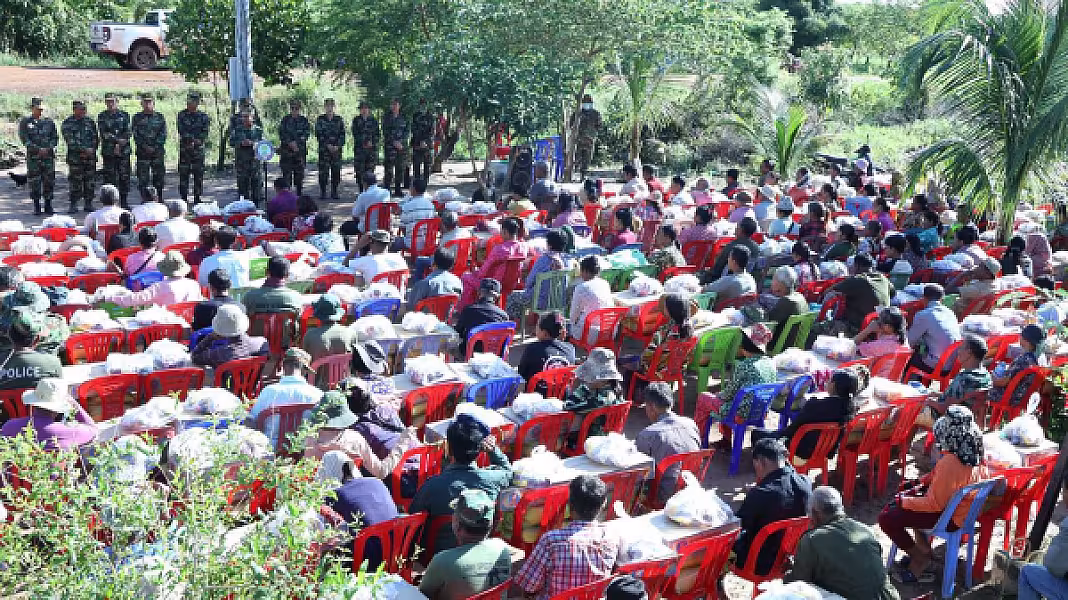 គ្រួសារអតីតយុទ្ធជនក្នុងខេត្តកំពង់ធំ ចំនួន ២០៦គ្រួសារ ទទួលបានអំណោយដ៏ថ្លៃថ្លាពីសម្ដេចទាំងទ្វេ - Image 8