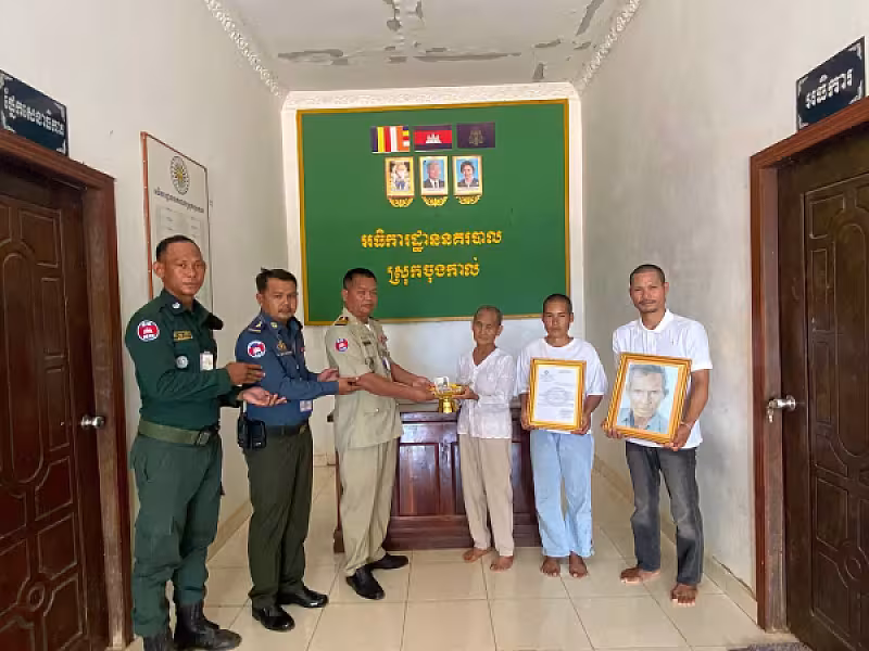 ស.អ.ក ខេត្តឧត្ដរមានជ័យ នាំយកថវិកាបេឡាមរណសង្គ្រោះជូនដល់គ្រួសារសពអតីតយុទ្ធជនចំនួន ២គ្រួសារ - Image 7